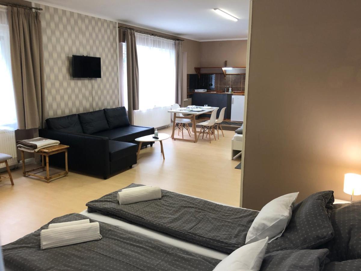 Arkad Apartmanhaz Apartament Seghedin