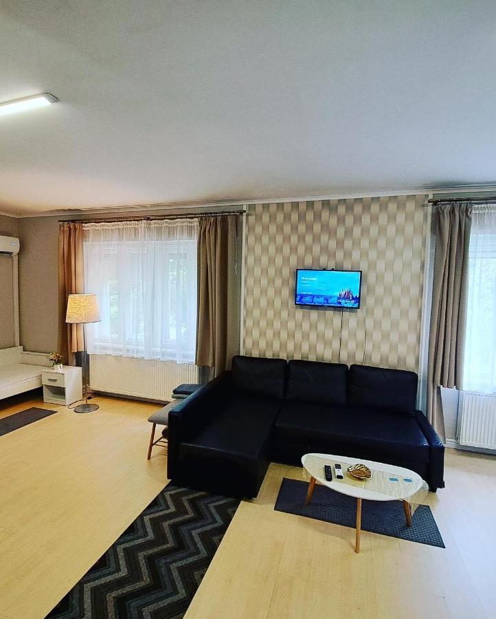 Arkad Apartmanhaz * Seghedin