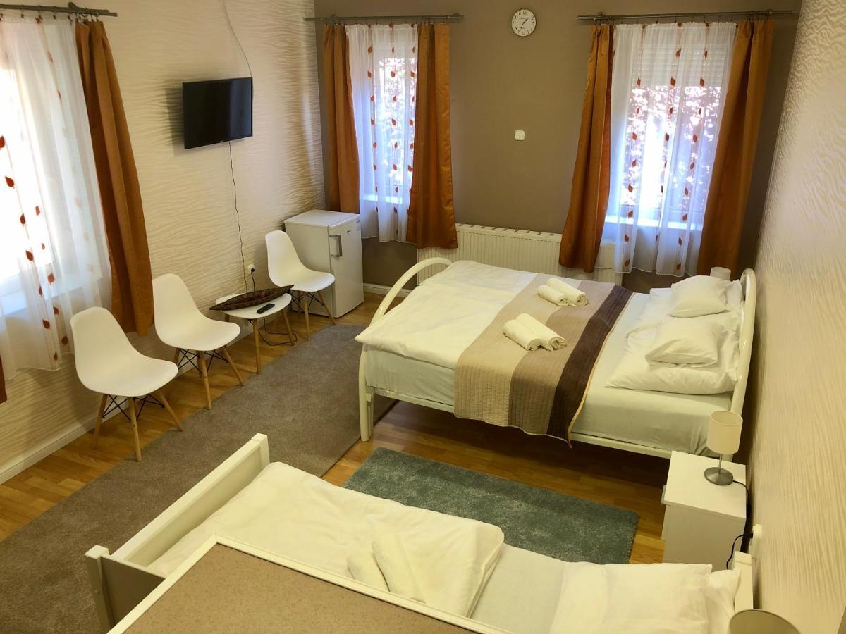 Arkad Apartmanhaz Апартаменти *