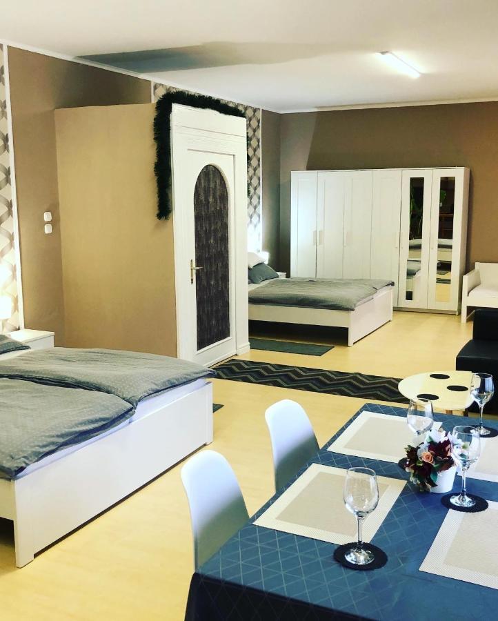 Апартаменти Arkad Apartmanhaz *